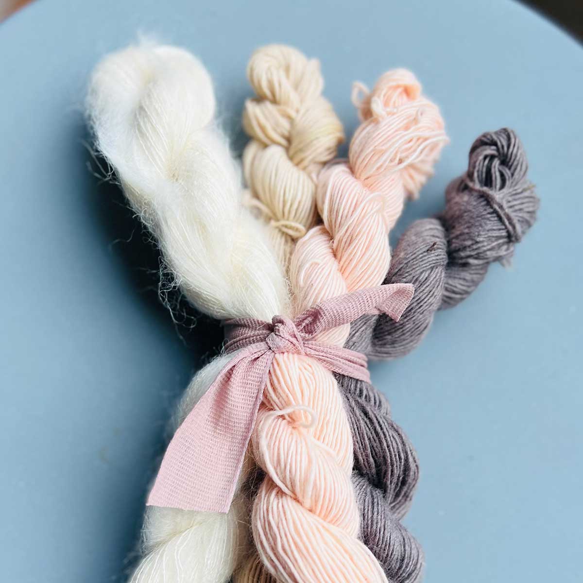 Strickset Zuckerwatte-Loop – Bild 5